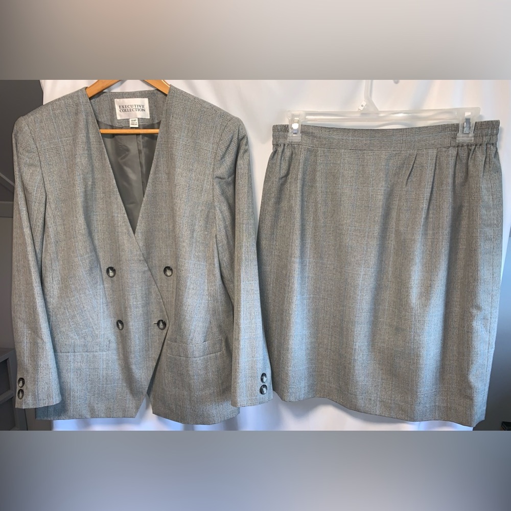 Executive Collection Lined Polyester Blend Gray & Blue Skirt Suit Set Size 16WP